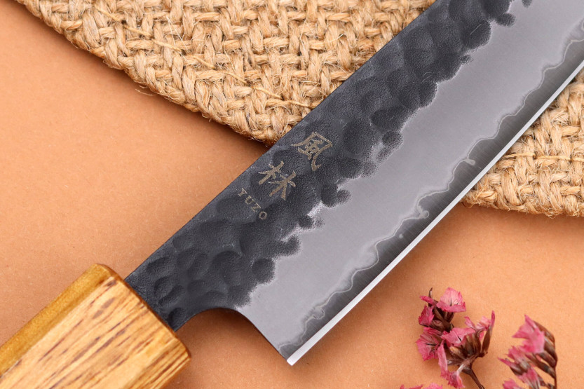 Faca utilitária japonesa Yuzo Black AS de carvalho queimado com 13,5 cm