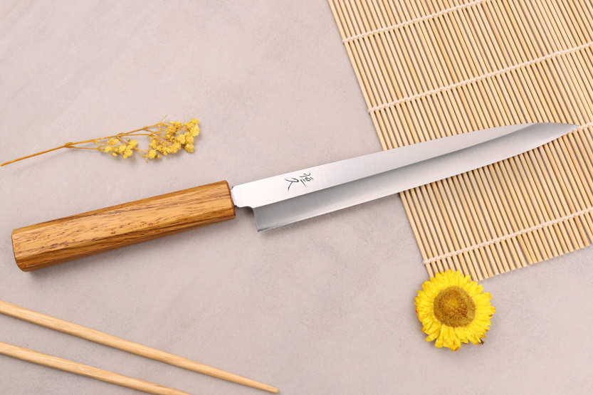 Cuchillo japonés yanagiba Tsunehisa AUS-8 21cm hecho a mano con mango de roble