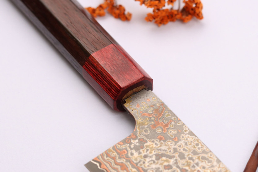 Faca de chef japonesa tradicional Takeshi Saji VG10 Rainbow Nashiji 24cm
