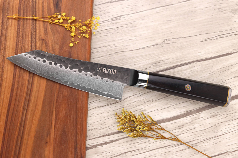 VG10 kiritsukekniv 15 cm Fukito Ebony Damascus