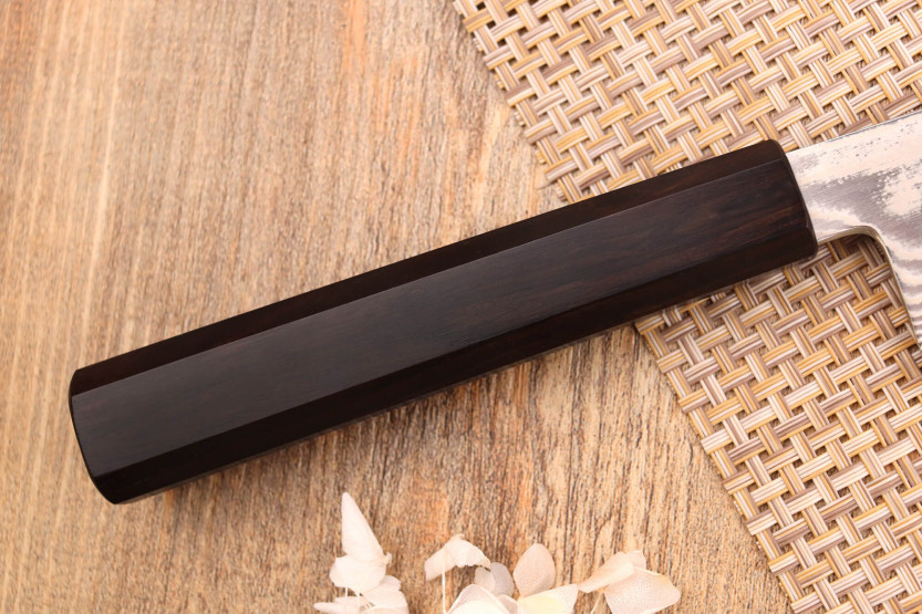 Faca bunka Hatsukokoro Ginsou Damascus de 18 cm, cabo em ébano, fabrico artesanal japonês