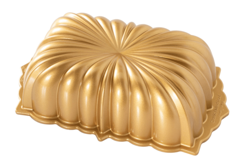 Nordic Ware gouden geplooide taartvorm van gegoten aluminium