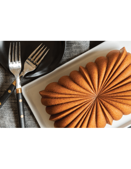 Nordic Ware guldpläterad tårtform i gjuten aluminium