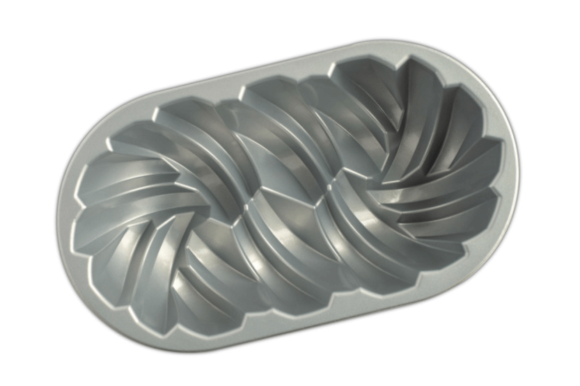Nordic Ware gullvridd kakeform i støpt aluminium