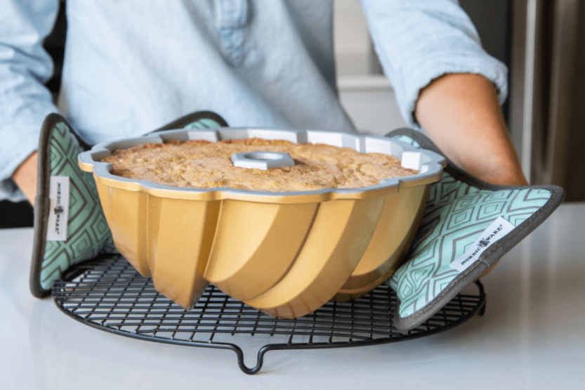 Nordic Ware Bundt Torsadé gull kakeform i støpt aluminium, diameter 27 cm