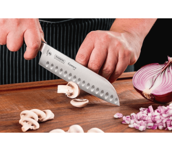 Coltello santoku Tramontina Century con lama forgiata da 13 cm e manico in policarbonato nero 2