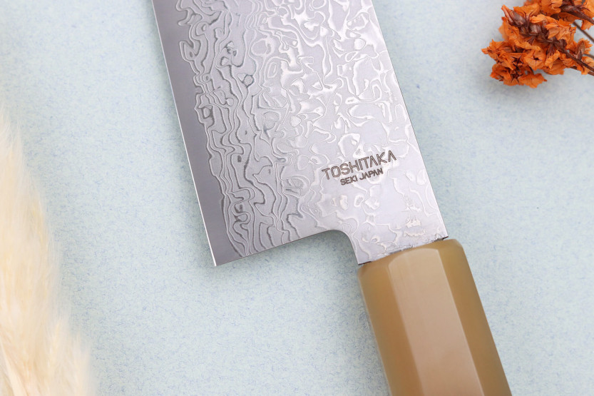 Toshitaka Suminagashi SG2 Damascus 18cm japanilainen santoku veitsi