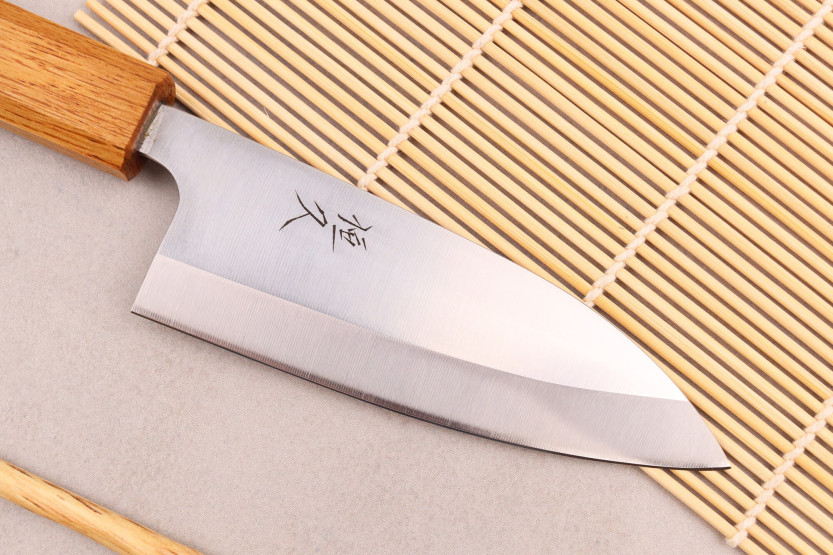 Cuchillo artesano japonés Tsunehisa AUS8 12cm ko-deba con mango de roble