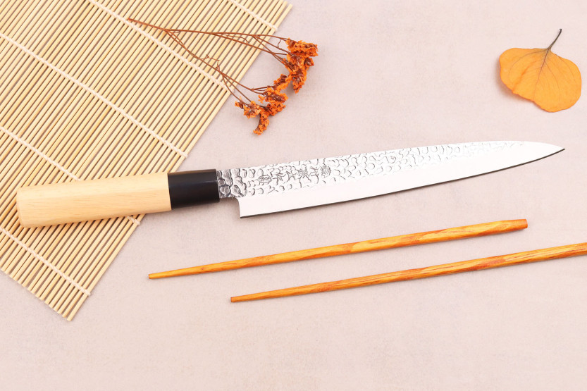 Coltello da sashimi giapponese Satake Magoroku Saku da 21 cm in magnolia