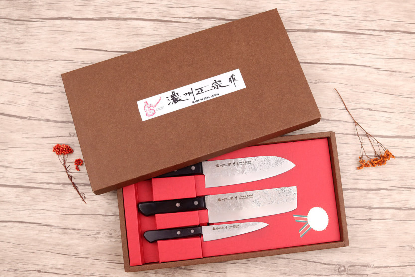 Set mit 3 japanischen Messern Satake Nashiji Santoku + Nakiri + Office