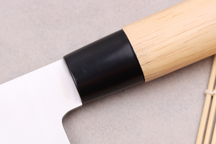 Satake Magoroku Saku 15 cm japansk deba-kniv i magnolia