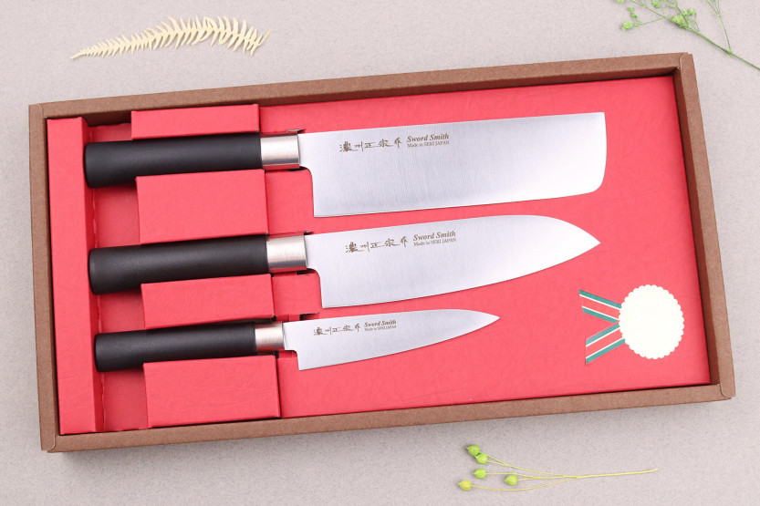 Sæt med 3 Satake Masamune Saku nakiri + santoku + kontor japanske knive