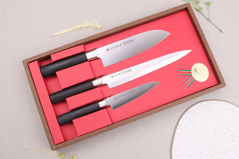 Sett med 3 Satake Masamune Saku sashimi + santoku + kontor japanske kniver