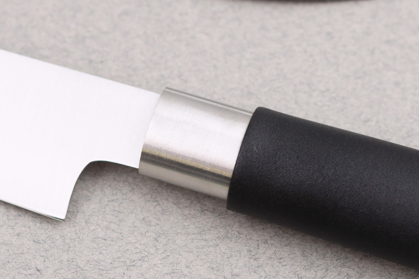 Coltello da sashimi giapponese Satake Masamune Saku da 21 cm in PP nero