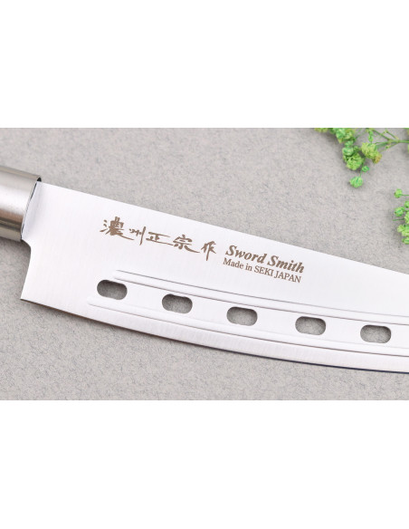 Faca de chef japonesa Satake Masamune Saku de 18 cm com orifícios em PP preto
