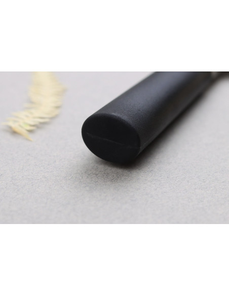 Coltello da cuoco giapponese traforato Satake Masamune Saku da 18 cm in PP nero