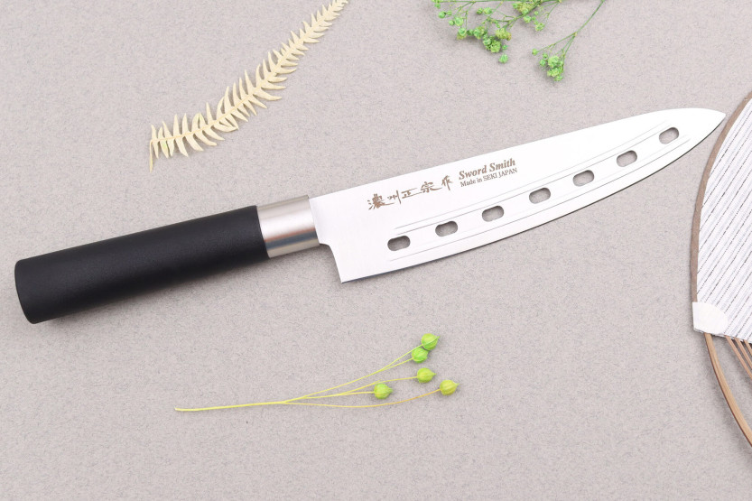 18cm Japansk Satake Masamune Saku genombruten kockkniv i svart PP