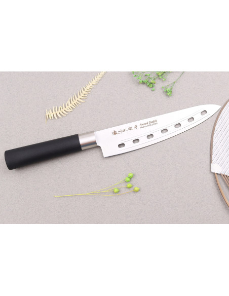 Coltello da cuoco giapponese traforato Satake Masamune Saku da 18 cm in PP nero