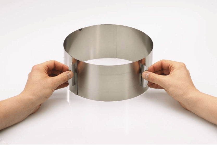 Gefu Tondo extendable cake ring in stainless steel, height 8.5cm