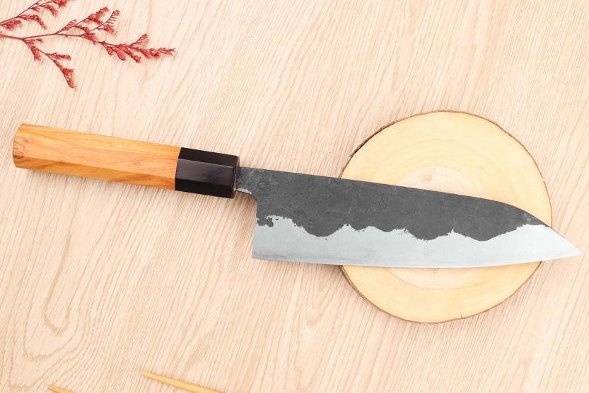 Faca do chef japonesa Yoshimune de 18 cm feita à mão por Kawamura Black WS2