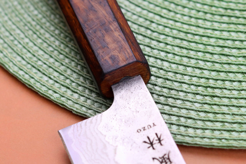 Couteau bunka 17,5cm japonais artisanal Yuzo Damas Tsuchime 440C