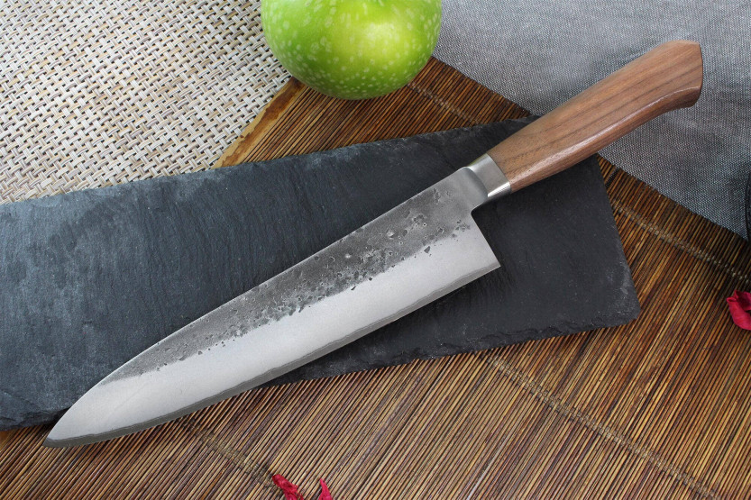 Cuchillo de cocinero japonés Wusaki Nogami BS2 21cm hecho a mano con mango de nogal
