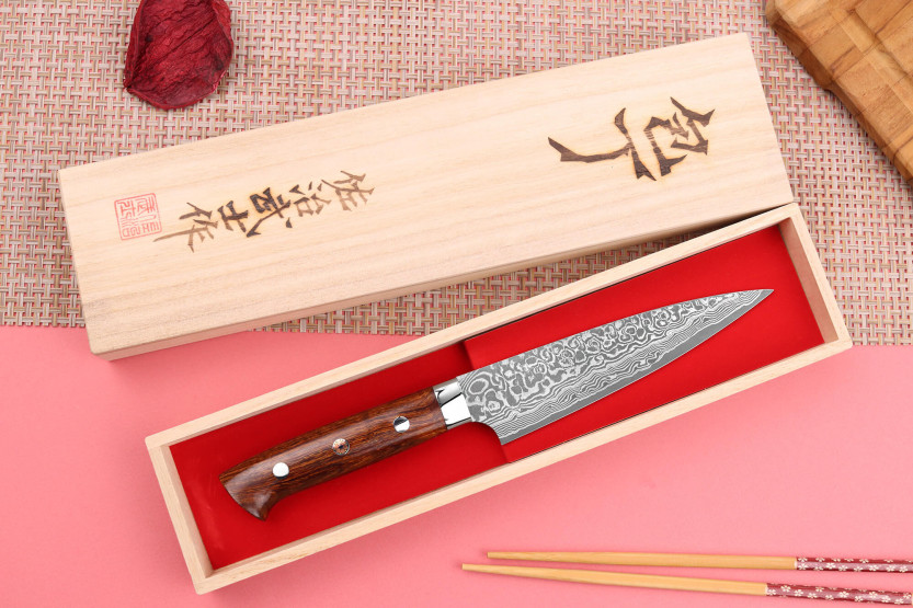 Takeshi Saji R2 Damascus Mosaic japanilainen yleiskäyttöinen veitsi 15cm