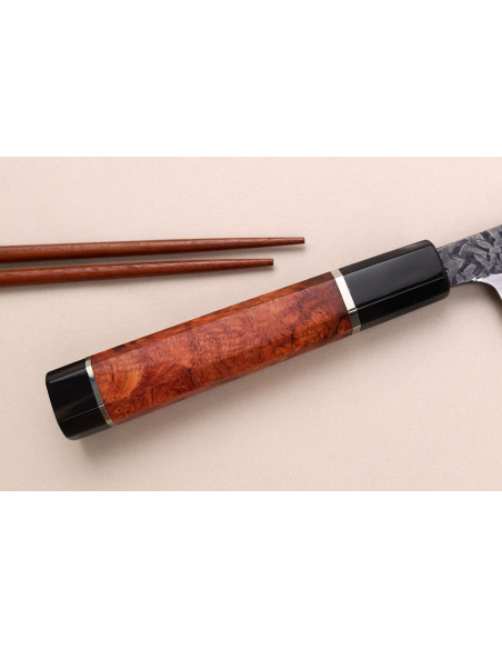 Kisuke Manaka Enn 24cm japansk sujihikikniv i kvistträ med 2 ringar