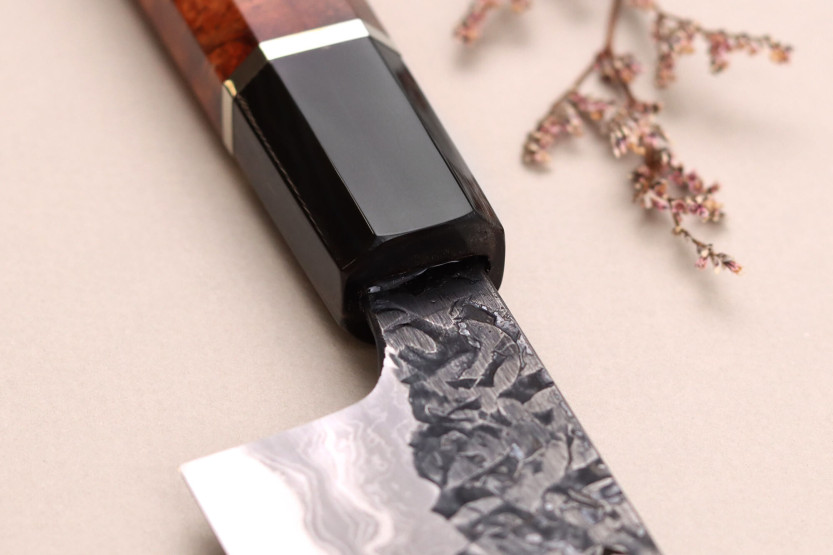 Kisuke Manaka Enn 24 cm japansk sujihiki-kniv i kvædetræ med 2 ringe