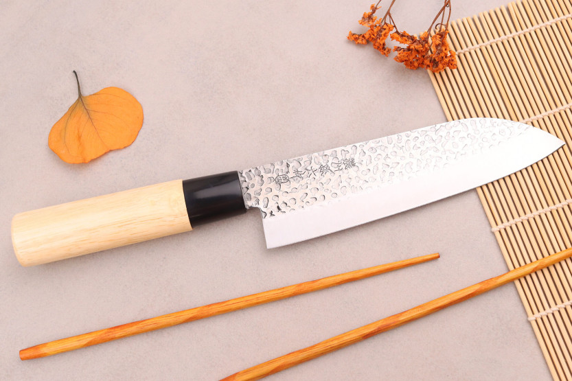 Couteau santoku 17cm Japanese Satake Magoroku Saku en magnolia