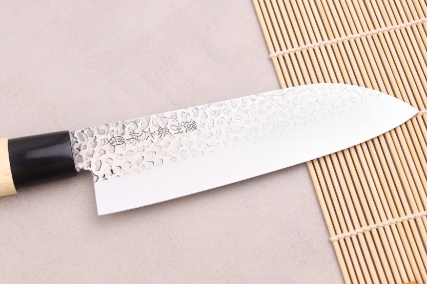 Couteau santoku 17cm giapponese Satake Magoroku Saku en magnolia