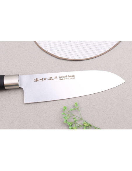 17 cm Satake Masamune Saku japansk santokukniv i svart PP