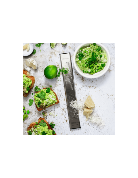 Microplane 30th Anniversary Edition 2-in-1 ruostumattomasta teräksestä valmistettu raspi