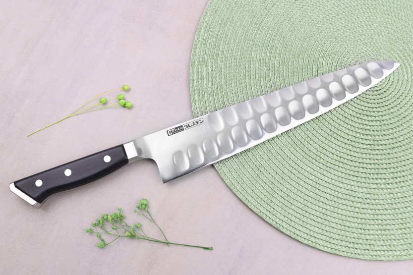 Glestain K-sarjan 27cm japanilainen kokkiveitsi, jossa on hunajakennomallia