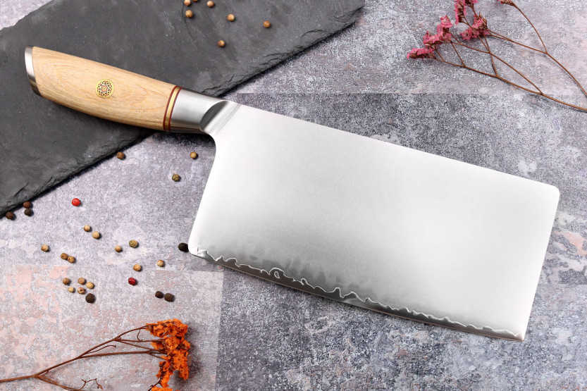 Faca de chef chinesa de 19 cm Fukito Pakka San Mai