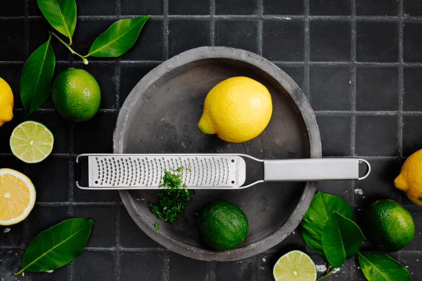 Microplane Professional Series Reibe-Zesser aus Edelstahl