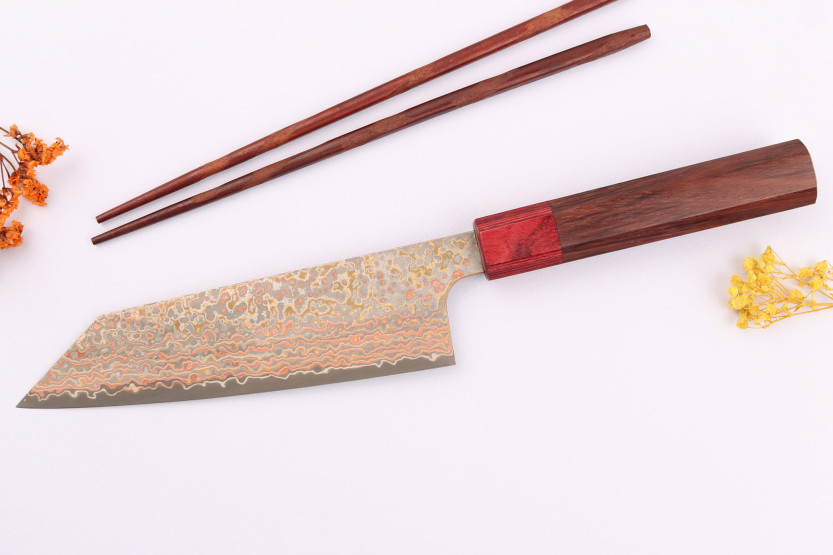 Couteau bunka 16cm Giapponese artigianale Takeshi Saji VG10 Arcobaleno Nashiji