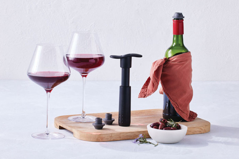 WA137 POMPE A VIN NOIR &3 BOUCH.
