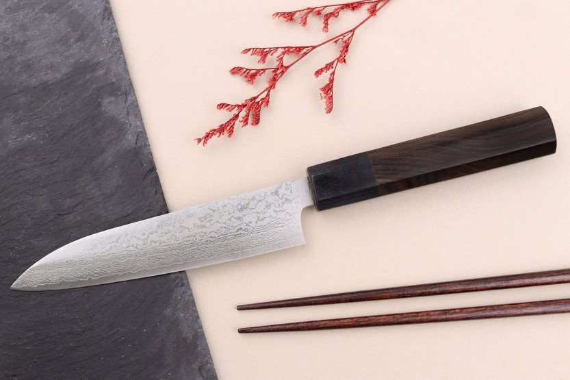Japanisches Universalmesser 13,5cm handgefertigt Makoto Kurosaki VG7 Damast