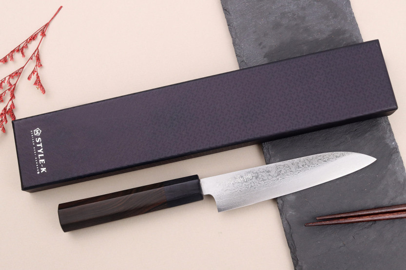 Japanisches Universalmesser 13,5cm handgefertigt Makoto Kurosaki VG7 Damast