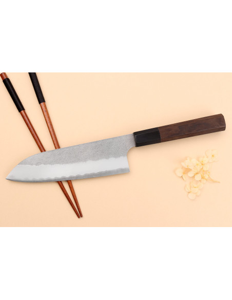 Santokumesser 18cm japanisch handgefertigt Nigara Hamono Tsuchime AS Griff aus Walnussholz