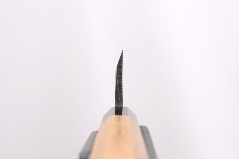 Hatsukokoro Shirasagi deba kiritsuke 15cm japansk handgjord kniv med teakhandtag
