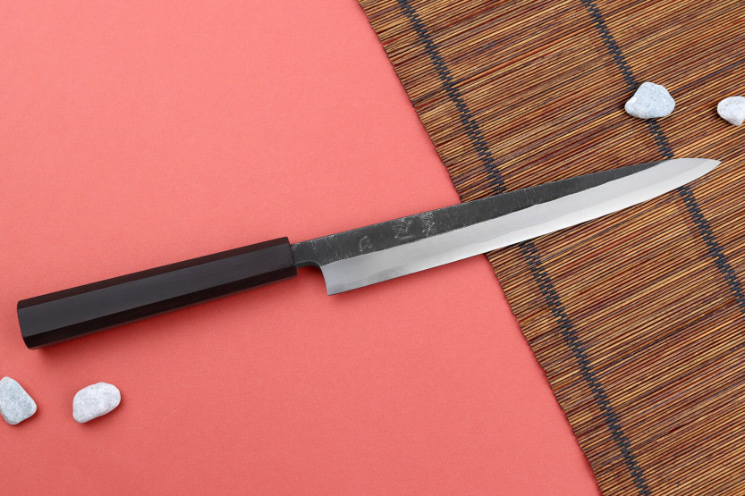 Hatsukokoro Shirasagi 24 cm Coltello giapponese artigianale yanagiba con manico in ebano