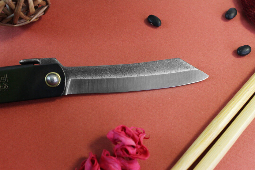 Higonokami Kanetsune fickkniv 7,5cm blad svart stålhandtag