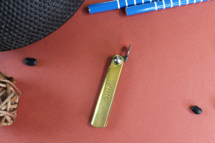 Taschenmesser Higonokami Kanetsune 4cm Stahl SK-5 Messinggriff