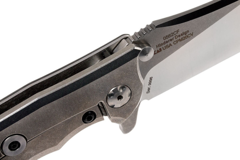 ZT0562CF Coltello pieghevole Zero Tolerance 12,2 cm, manico in fibra di carbonio e titanio