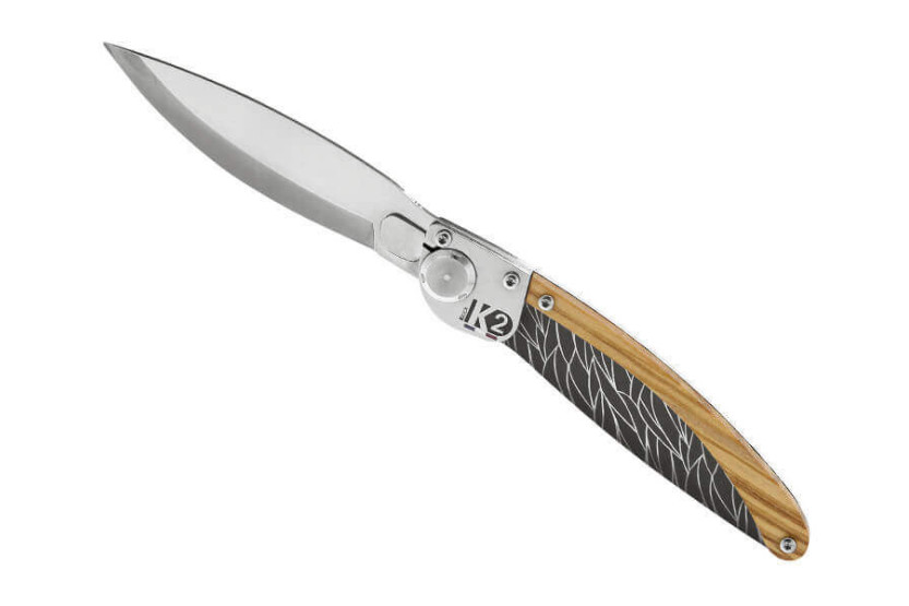 K2.01M vouwmes Olijf hout en stalen handvat Feather design 11.5cm