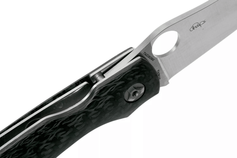 Spyderco Kapara C241CFP foldekniv 11,9 cm med sort kulfiberhåndtag
