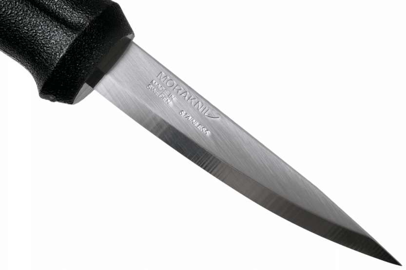 Mora Basic 12658 puunleikkausveitsi 7.5cm ruostumattomasta teräksestä valmistettu terä musta polypropyleenikahva + laukku