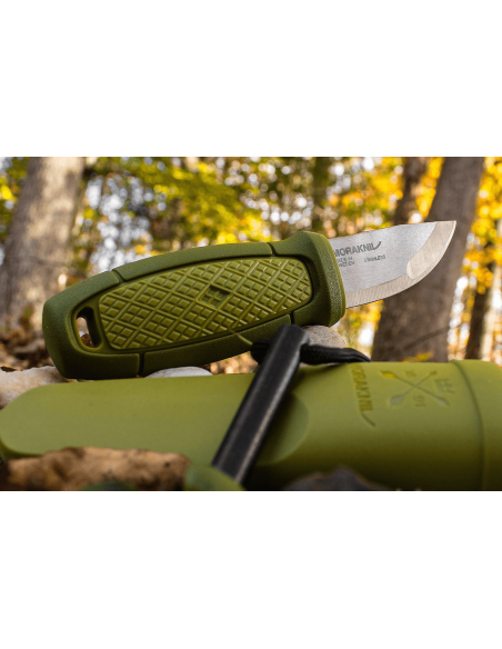 Mora Eldris 12633 lommekniv 5,9 cm rustfrit stålblad grønt gummihåndtag med lighter + etui